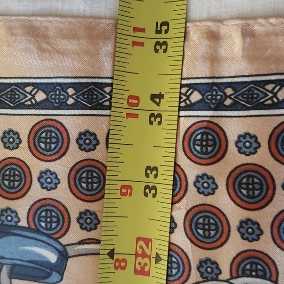 R-2157- Scarf Women's 100 % Polyester Blue Cream, Light Gray NWT - Picture 7 of 8